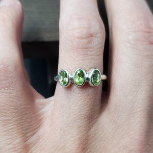 Size 7 Sterling Silver Triple Oval Peridot Ring